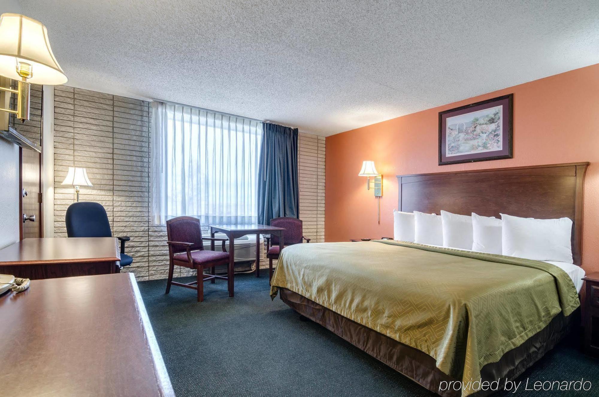 Americas Best Value Inn Salina Exterior photo